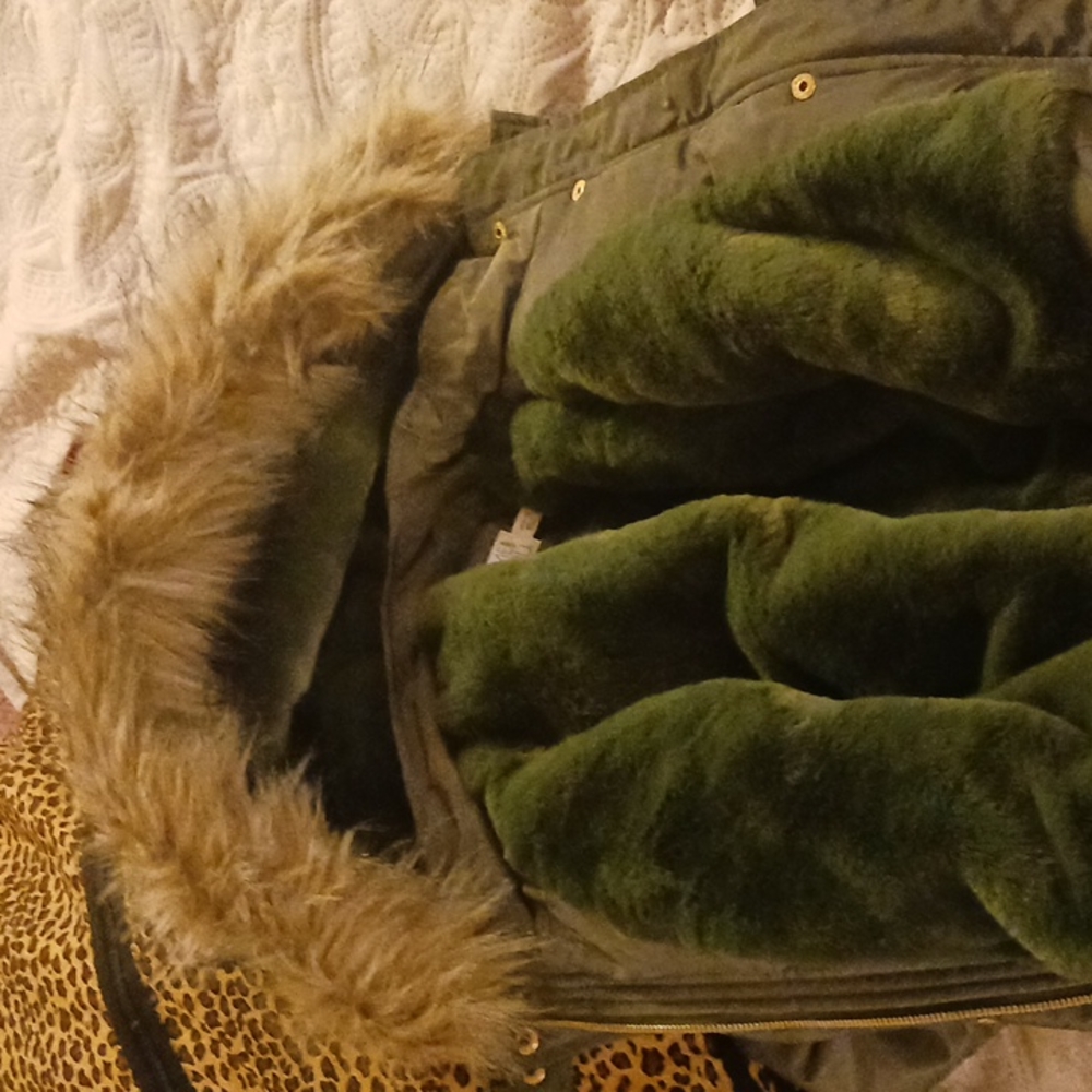 Fluffly jacket - Picture 4 of 4